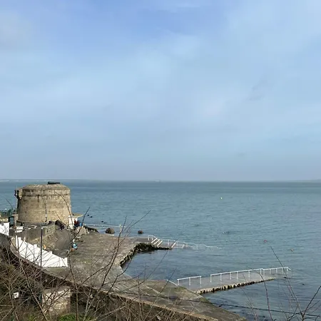 On Dublin Bay * Monkstown (Dublin)