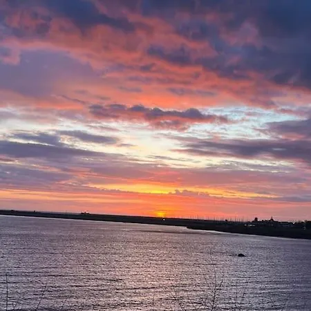On Dublin Bay * Monkstown (Dublin)